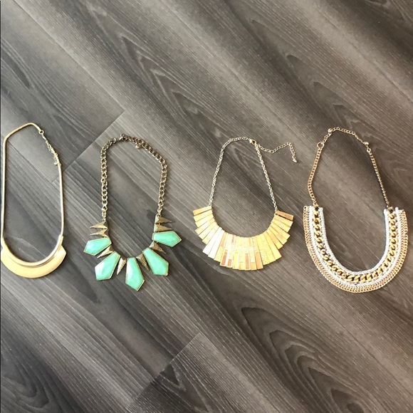 Aldo Jewelry - Set of 4 beautiful statement necklaces